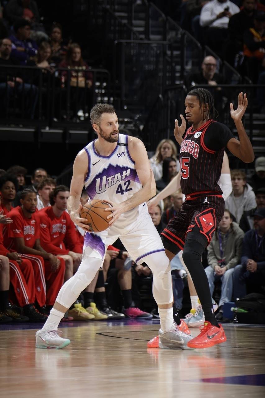 转折点！犹他爵士远射贴柱，NBA季后赛冲刺阶段攻防权衡，气氛紧张，赛程密集仍需轮换的简单介绍-九游